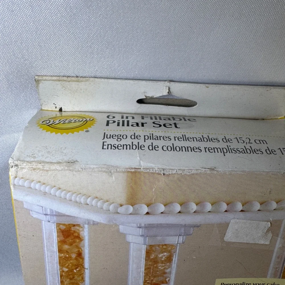 Wilton 6 in Fillable Pillar Set Clear Cake Separators 4 Pillars 8‎ Pedestals